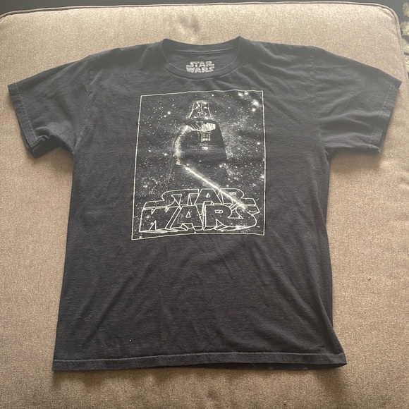 Star Wars Women's XL Black Darth Vader Graphic Tee Shirt - Picture 1 of 3